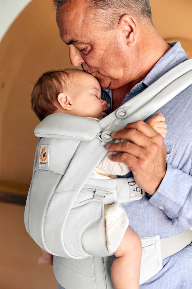 Ergobaby vauvan kantokoppa Omni Dream Pearl Harmaa